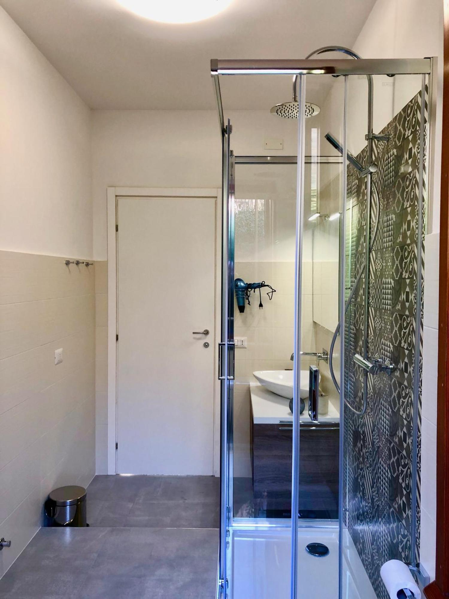 Villa Anastasye Your Lakefront Vacation Rental Predore Bagian luar foto