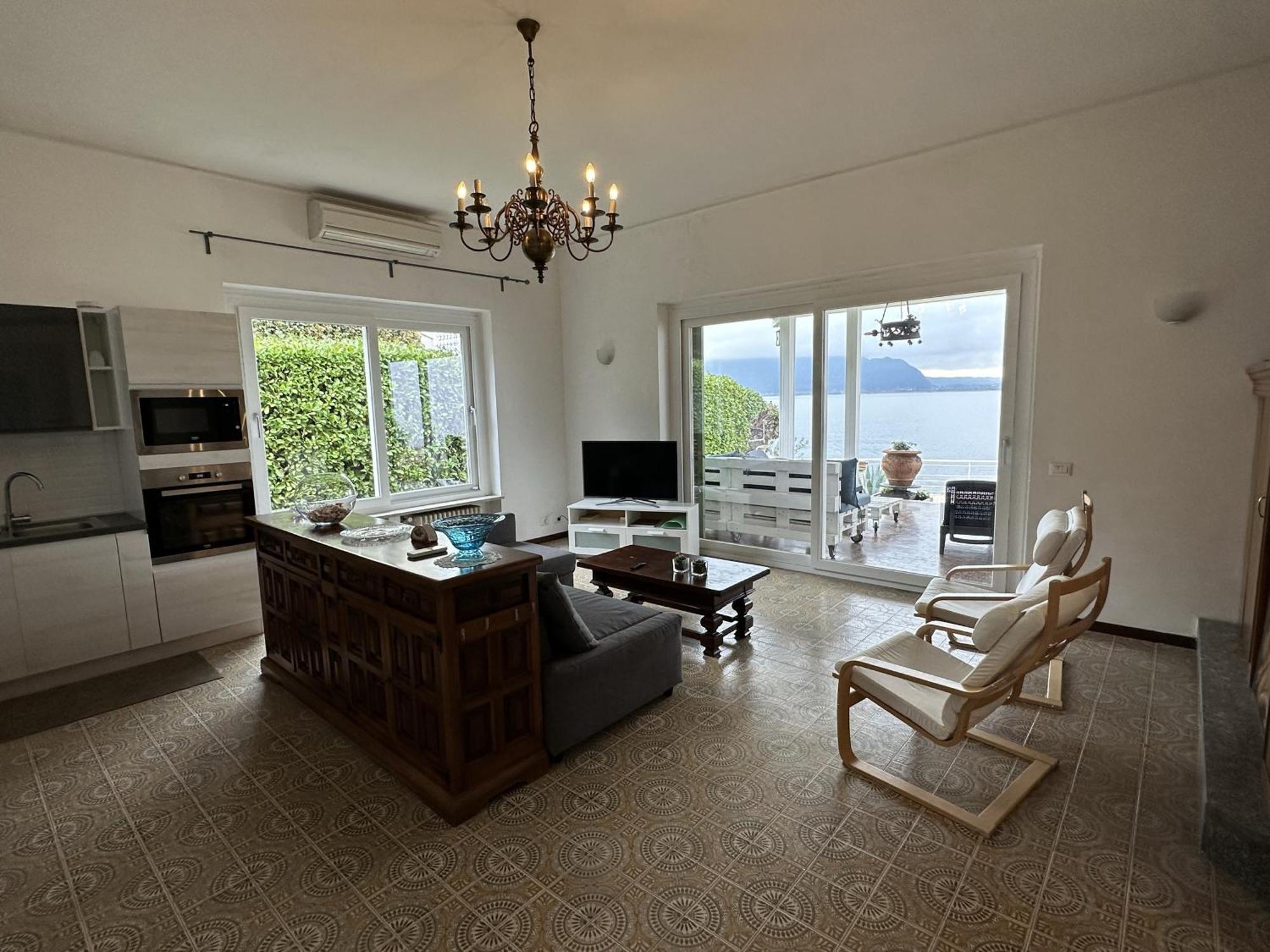 Villa Anastasye Your Lakefront Vacation Rental Predore Bagian luar foto