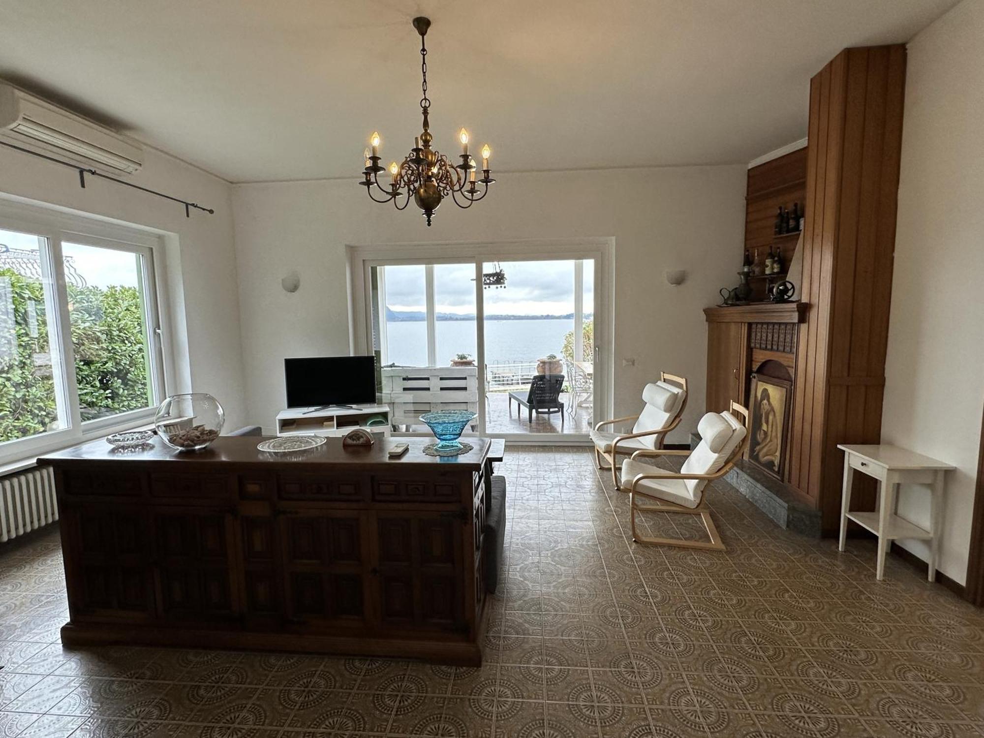 Villa Anastasye Your Lakefront Vacation Rental Predore Bagian luar foto