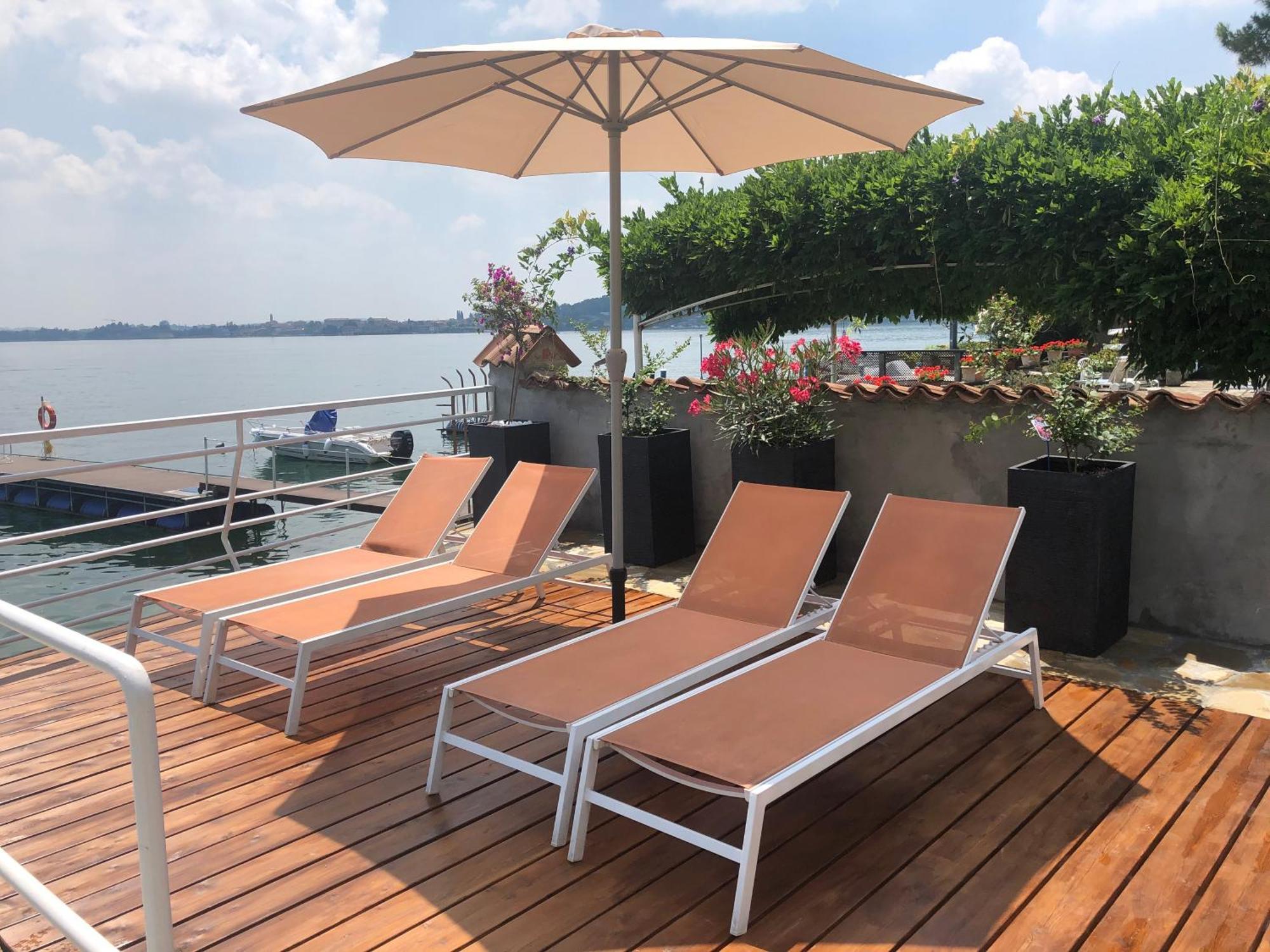Villa Anastasye Your Lakefront Vacation Rental Predore Bagian luar foto