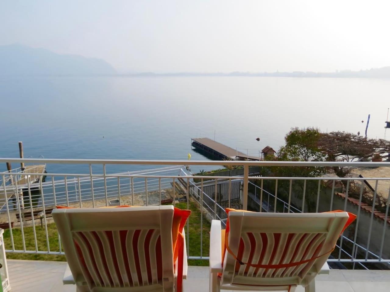 Villa Anastasye Your Lakefront Vacation Rental Predore Ruang foto
