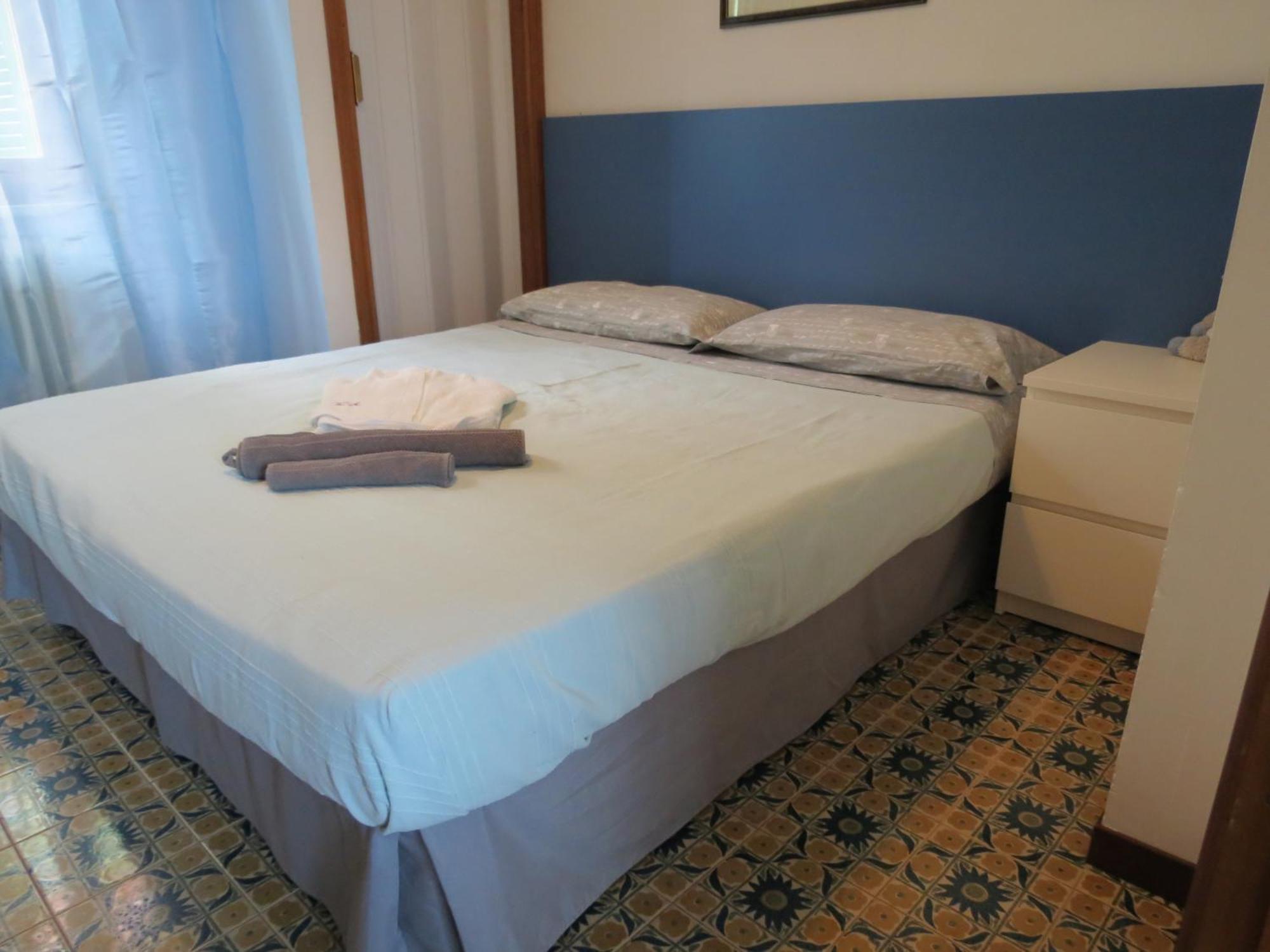 Villa Anastasye Your Lakefront Vacation Rental Predore Ruang foto