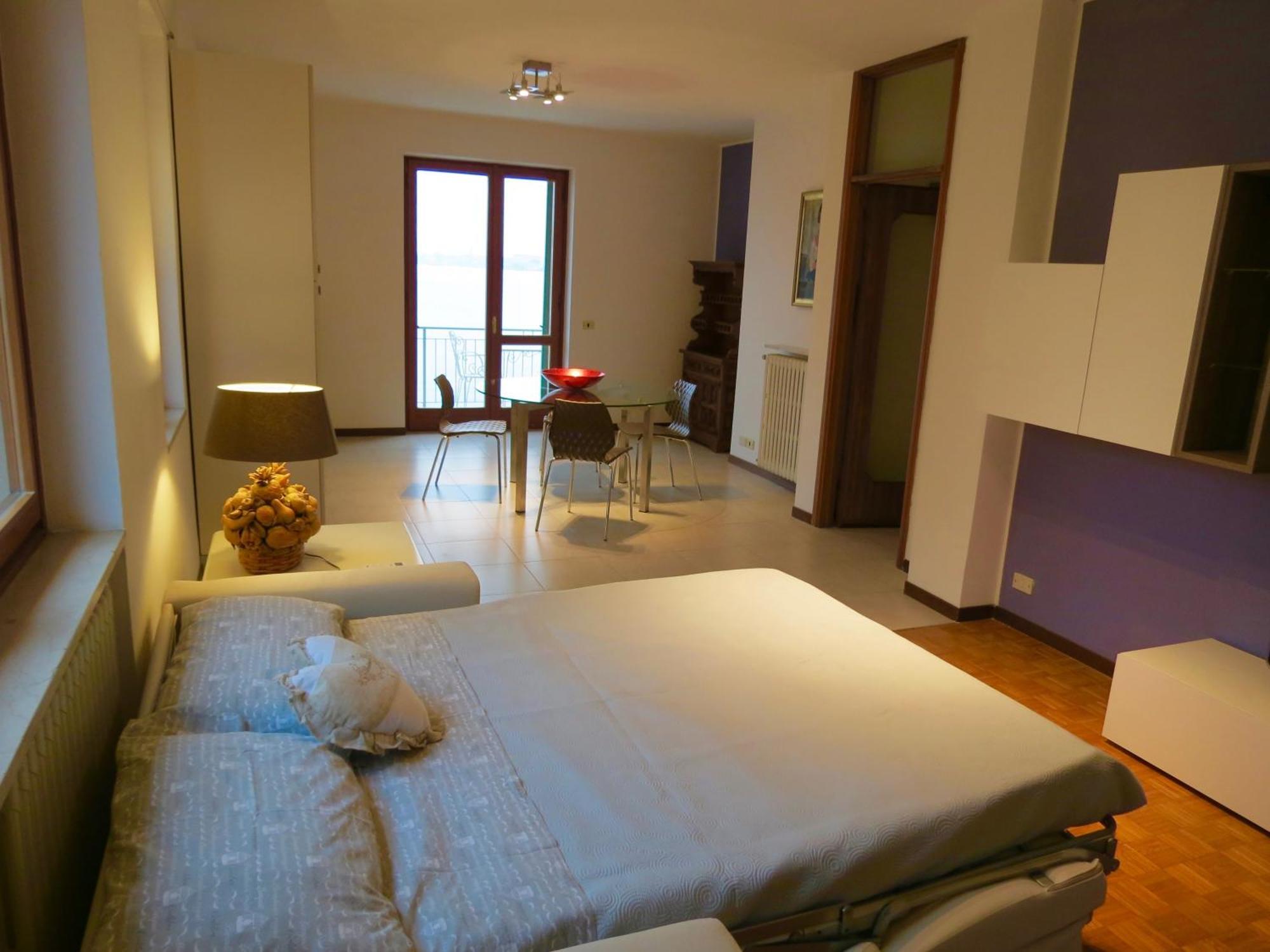 Villa Anastasye Your Lakefront Vacation Rental Predore Ruang foto
